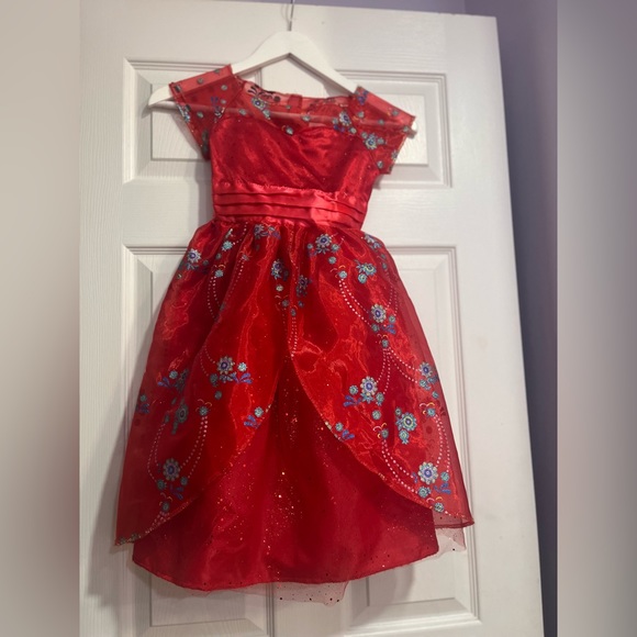 Elena of Avalor singing and light up dress - Picture 4 of 11